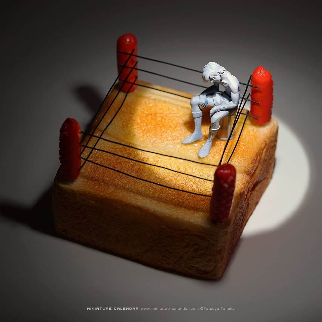 田中達也さんのインスタグラム写真 - (田中達也Instagram)「⠀ “Winner of Wiener” ⠀ ウィンナーでウィナーだジョー！ ⠀ #ボクシングの日 #ウィンナー #サンドバック #食品サンプル #Wiener #PunchingBag #Fakefood ⠀ 2、3枚目の写真は以前のボウシングの日の作品です #あしたのジョー ⠀」5月19日 7時01分 - tanaka_tatsuya