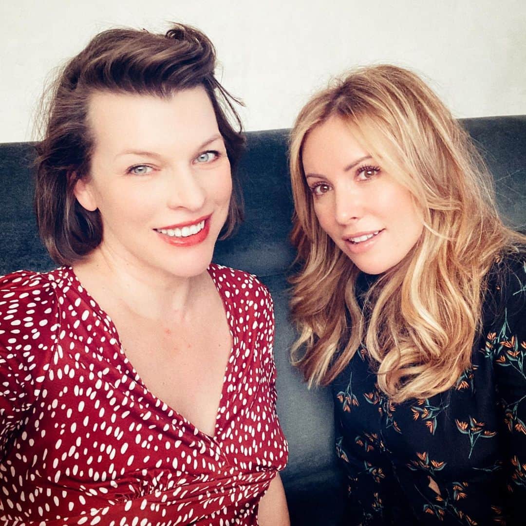 ミラ・ジョヴォヴィッチのインスタグラム：「Happy Birthday to one of the most amazing people I’m lucky enough to know! Beautiful, smart, hilarious and kind, Julia has been my ride or die since we were 7 years old. We share so many memories together and I do look forward to sharing so many more. You are such an incredible friend, you constantly put a smile on everyone’s face and can brighten any room you’re in! I love you so much Julichka!!!❤️❤️❤️❤️❤️ #BFF #rideordie」