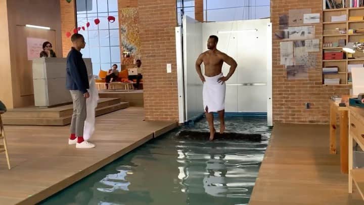 キース・パワーズのインスタグラム：「Here’s some BTS. @isaiahmustafa doing his own stunts as always and Old Spice with the live set. #OldSpice」