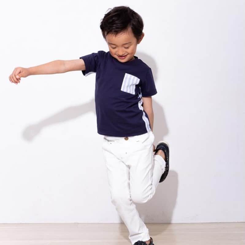 TAPPETのインスタグラム：「2020ss 脇切替ポケット付Tシャツ  脇とポケットのブルーのストライプがアクセントのTシャツ。  ストライプ素材が薄めなので、涼しく着ていただけます。  バックスタイルにはtappetのロゴを。  デイリー使いしていただきやすいアイテムです。  color:ネイビー、ブルー ********** oneline shopではearly summer sale開催中❗️ 5/21まで、さらに10%OFFクーポン使えます。 クーポンコード【shop100thx】」