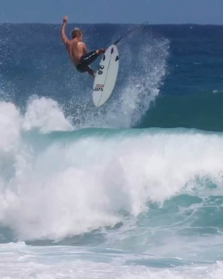 ジョン・ジョン・フローレンスのインスタグラム：「Fun session with my brothers @nathan_florence @ivanflorence_ 🚀 🎥 @zoard」