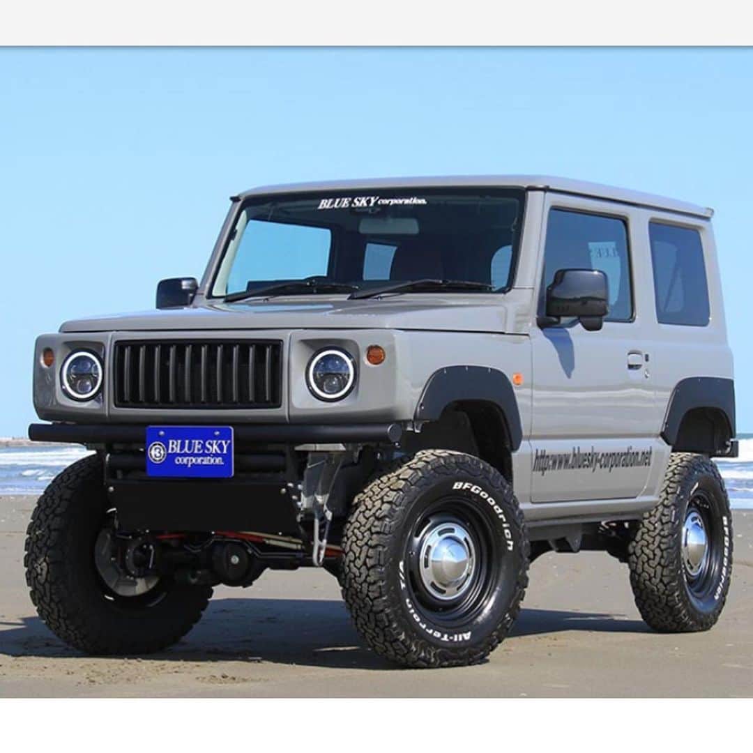 のインスタグラム：「海が似合うジムニーも素敵だ✨ #ジムニー天国2020 #jimny  #blueskycorporation」
