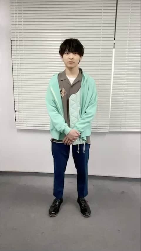 M!LKオフィシャルInstagramのインスタグラム：「本日は「吉田式顔のストレッチ」💪 是非、鏡をご用意して頂ければです✨ みなさんもスマホで曲を流しながら、おうち時間を楽しく🏠🎵 #MILK体操 #サラブレッド御曹司CITYBOY #吉田仁人」