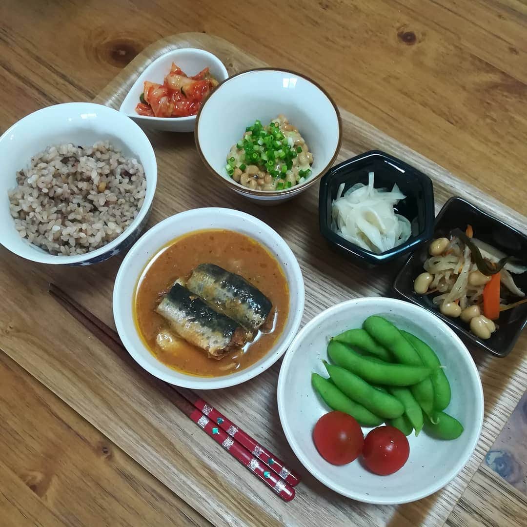 内田敦子さんのインスタグラム写真 - (内田敦子Instagram)「枝豆とトマトがぞんざいに扱われている  #おうちごはん  #ランチ #健康おたく  #ダイエット  #まごわやさしい」5月19日 13時33分 - atsuko_uchi_gohan