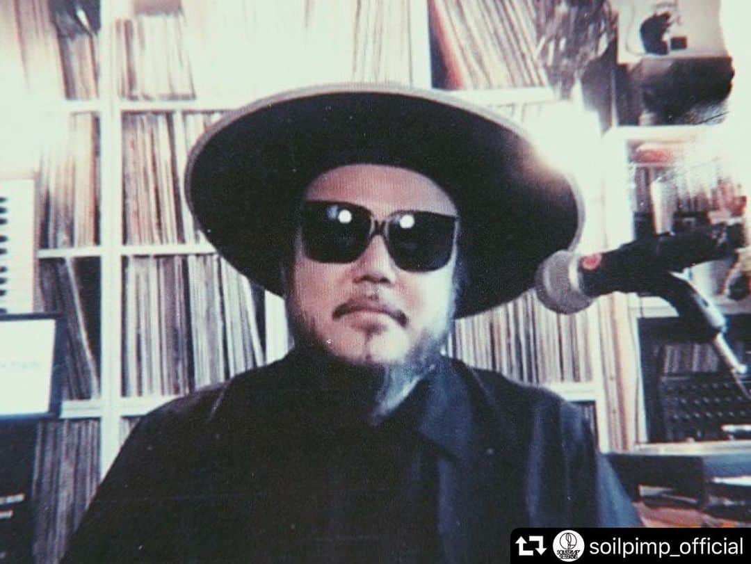 社長のインスタグラム：「#repost @soilpimp_official ・・・ ‪《本日深夜2:00〜★★》‬ ‪Deeeeep Tuesday night ! ! J-WAVE「PRESIDENT THEATER」オンエア ! ! ‬ ‪今週も引き続き社長 @shachosoilpimp の秘密のレコード部屋からお届け！！‬ トロントのジャズカルテット、BADBADNOTGOODの新譜や、 Pharoah Sandersの初音源化されたライブ音源をプレイ！ お聞き逃しなく♪ . . @jwave813 . ‪#stayhome ‪ #jwave ‪ #soil ‪ #soilandpimpsessions ‪ #soil社長」