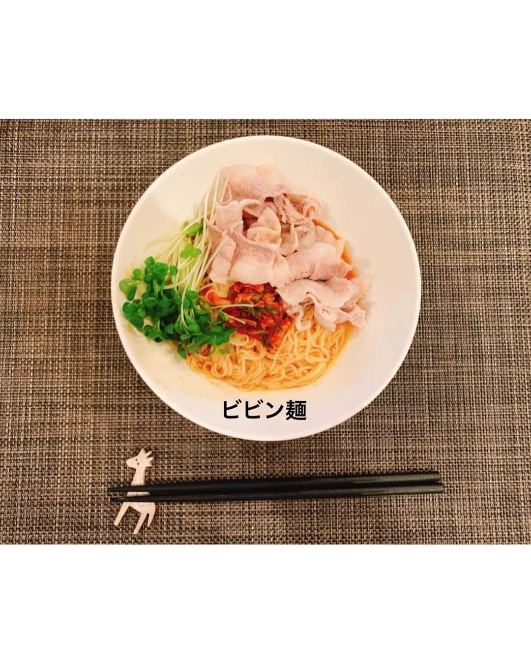 板野友美さんのインスタグラム写真 - (板野友美Instagram)「自粛生活のお料理特集🍳part2  毎日自炊で 自分の味にも飽きてきたので 変わり種もいれつつ  簡単なので、 参考にしてみてください☺︎︎ #サムギョプサル簡単で美味しい  #友飯 #お家時間 #cooking  #料理」5月19日 23時18分 - tomo.i_0703