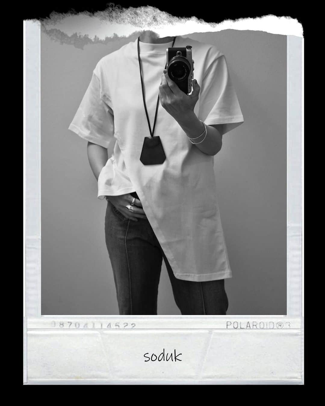 斎藤寛子さんのインスタグラム写真 - (斎藤寛子Instagram)「アシンメトリー、好きなやつ♡. . . T shirt #soduk @soduk_official . . #tshirt #asymmetry」5月19日 23時48分 - hiroko4life