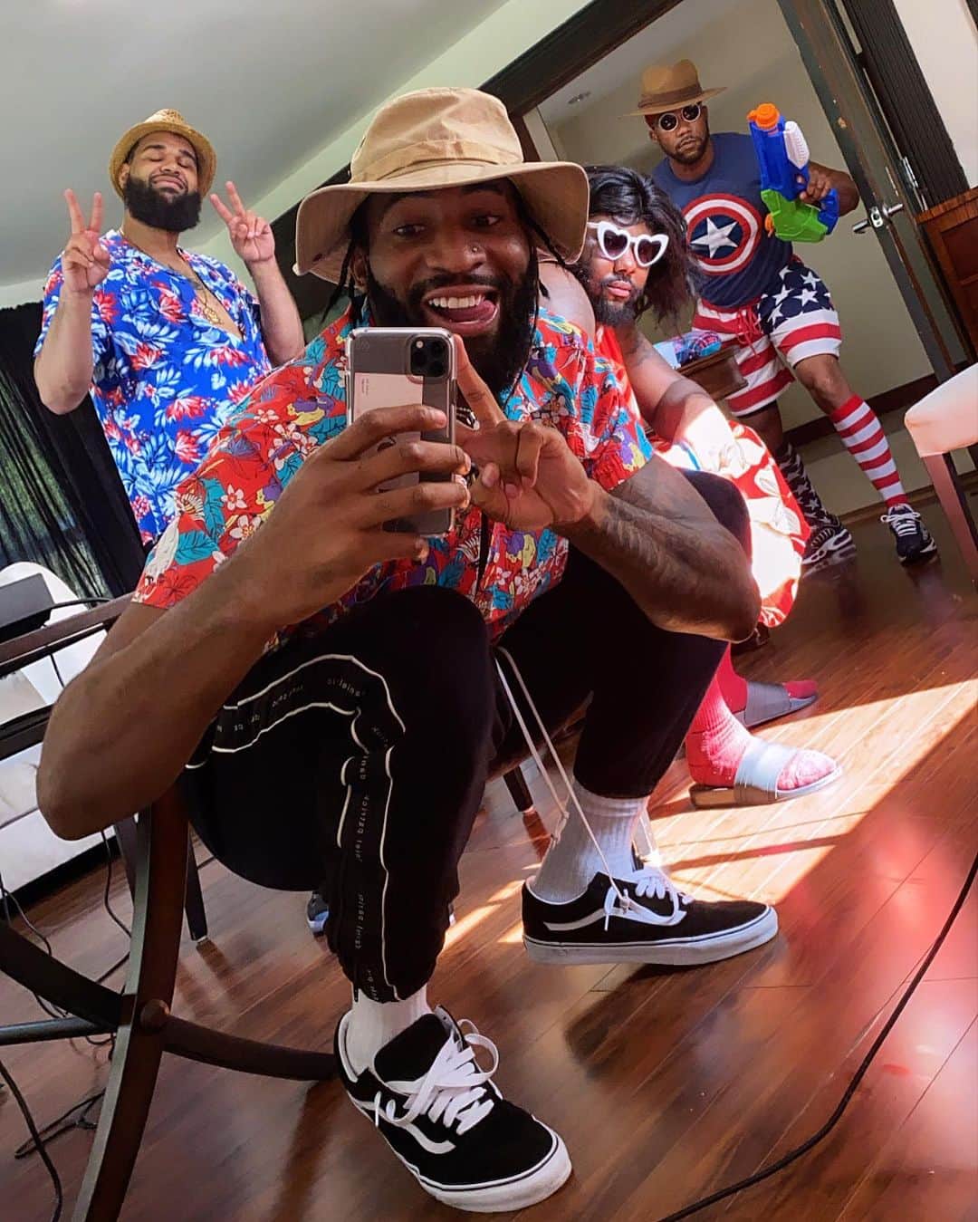 アンドレ・ドラモンドのインスタグラム：「Good morning from the “DQR” cast! Say it back NOW😂😂🤦🏽‍♂️🥺」