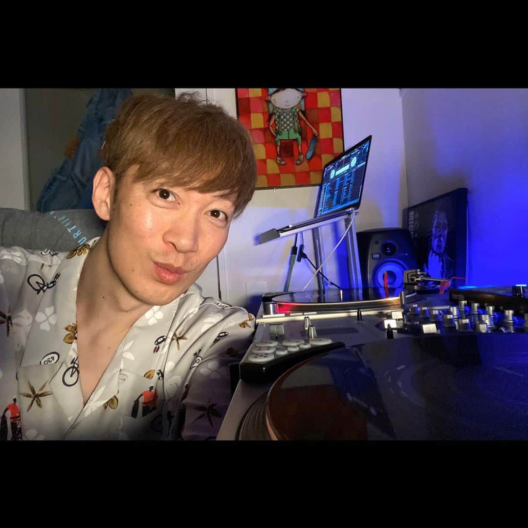 DJ U-ICHIのインスタグラム：「2020年5月19日 感謝の気持ちです。 120分インスタライブで DJやれて楽しかったし、沢山見ていただき本当にありがとうございました🙌 また明日から頑張ろう！ 僕もみんなからパワー沢山いただきましたので、またもっとレベル上げれるように頑張ります。 YouTubeも楽しんで頑張りますので、仲間になってね🙏 #Thankyou #HOMEMADE家族 #ありがとう #家族 #友達 #仲間 #応援してくれるみんな」