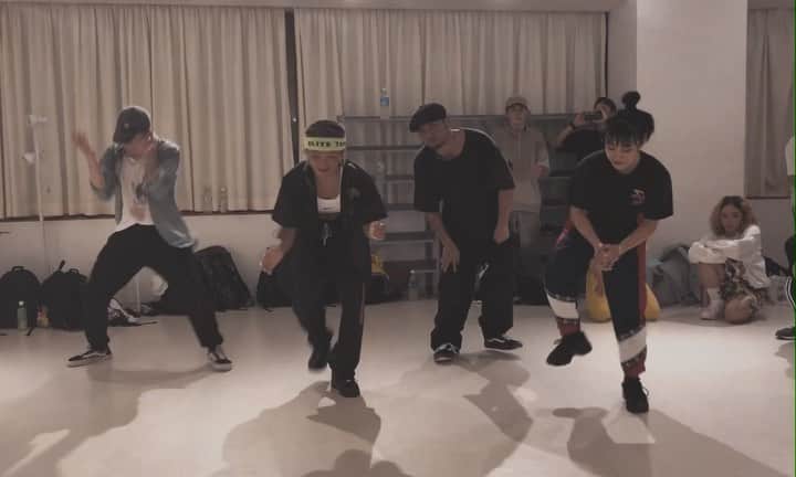 のインスタグラム：「TB. . 早くみんなで踊りたい👶🏿. 投稿してなかったお気に入りの動画👶🏿. . choreo Me & @na7_maeda . dance with @vinihmalukin @k_suguri . music @tropkillaz . .」