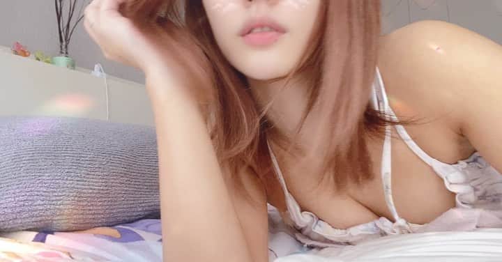 涼宮琴音のインスタグラム：「すっぴん失礼します。 ひまです。」