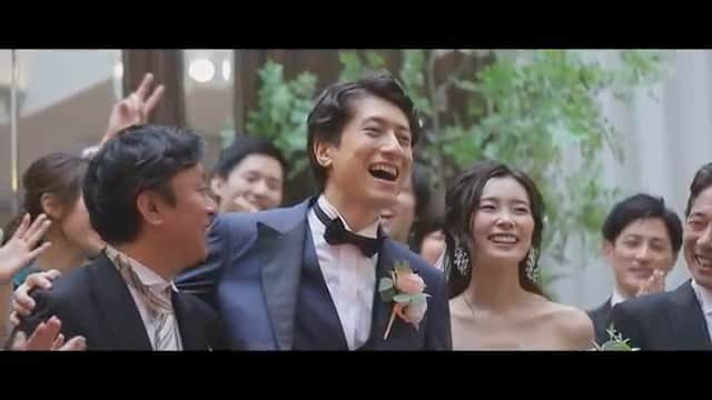永瀬かおるのインスタグラム：「以前、 セントアクアチャペル梅田様にて撮影させていただきました💍✨ 延期などを余儀なくされた方も沢山おられることと思います。 笑顔で挙式をできる日が早く訪れますように🙏✨⛪️ .  #wedding #bridal #nmtinc #永瀬かおる  #ブライダル #ウエディング  #セントアクアチャペル梅田　#ブライダルムービー」
