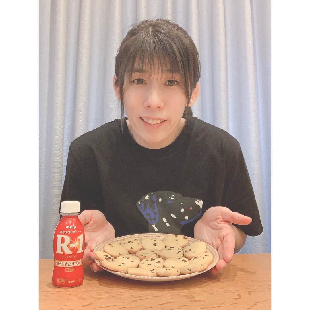 吉田沙保里さんのインスタグラム写真 - (吉田沙保里Instagram)「R-1のお供にクッキーを焼いてみたよー😁👍 クッキー作り楽しいねっ😊🍪 #手作りクッキー #R1」5月19日 16時28分 - saori___yoshida