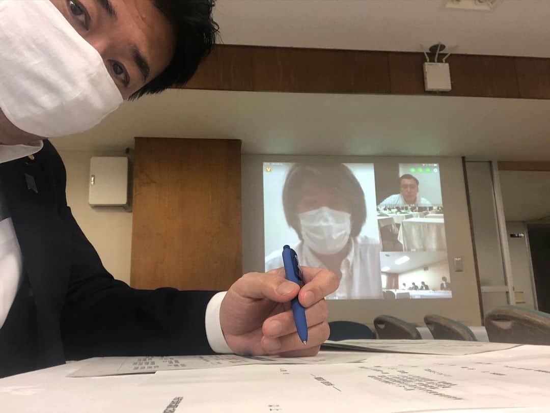 木原稔のインスタグラム：「web会議が主流になりました。」
