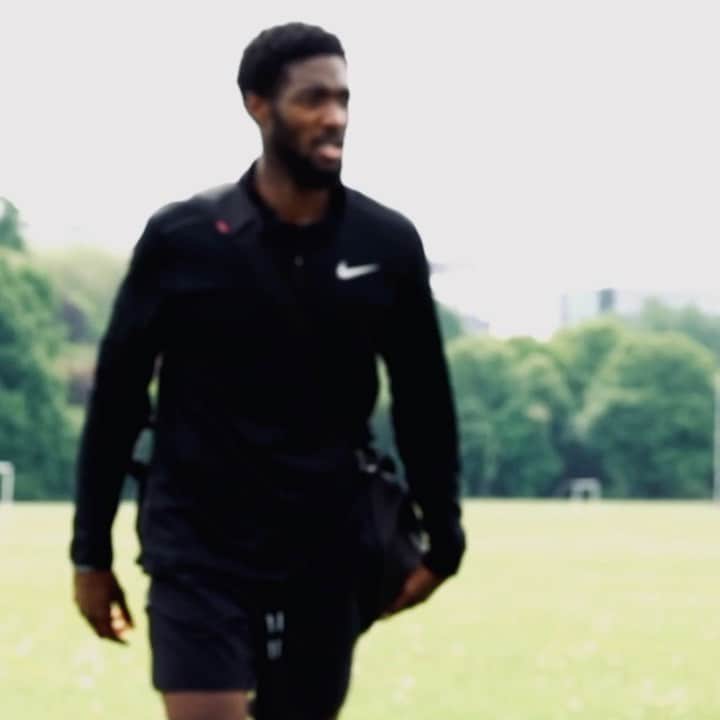 タイラー・ブラケットのインスタグラム：「WORK... 🏁🦍‼️#iNVISION @benskins」