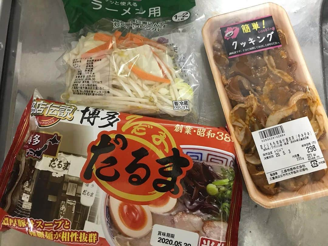 静岡グルメ情報さんのインスタグラム写真 - (静岡グルメ情報Instagram)「・ お家でクッキング〜！ ・ ラーメン大失敗😭 ・ 極細麺だったのでゆで時間30秒 ・ 何の3分もやってしまって ・ ベチョベチョ🥺 ・ 失敗は成功のもと！ ・ #静岡グルメ #静岡ランチ #パン🥐  #静岡 #静岡市街中ランチ #ラーメン🍜 #おすすめカフェ☕️#静岡市パン屋 #デザート #スイーツ🍰 #駿河区おすすめランチ  #葵区ランチ #静岡市ランチ #静岡市グルメ #静岡市カフェ #静岡市 #食通 ・ ・ 静岡市の食通さんと繋がりたい 情報交換求む  もっと美味しい店知りたい ・ #followme #eat #grumet #food #cafe #lunch  #Shizuoka #japan #japan food」5月19日 16時52分 - syokutsuu_itete_in_shizuoka