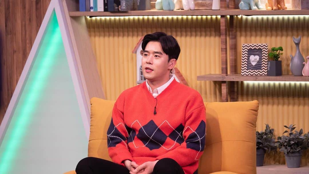 カン のインスタグラム：「진온이형이 출연하는 펫트라슈~  채널이 오픈되었어요오~~ 동물친구드을~~ 🐶🐱🐹🐰🦊🦁🐵🐮🐻🐼🐷🐨🐯🐸🐵 https://www.youtube.com/channel/UCLDMwq-_iKPn3g7wxcSBDVA/videos  구독 좋아요 부탁해용👍」