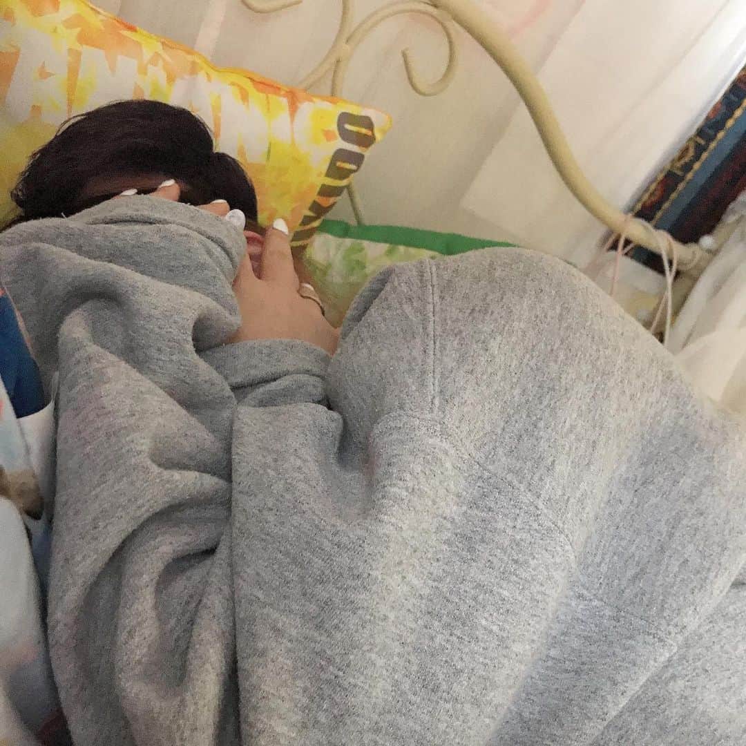 漆山璃さんのインスタグラム写真 - (漆山璃Instagram)「写真撮られたくないかのんちゃん！ 😀😀☺️すっぴん！」5月19日 17時19分 - rio.rio.rio13
