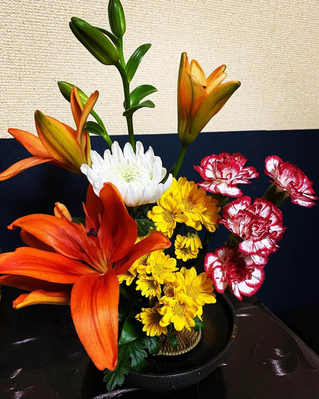 遥めぐみさんのインスタグラム写真 - (遥めぐみInstagram)「今週の生け花」5月19日 17時25分 - haruka_megumi