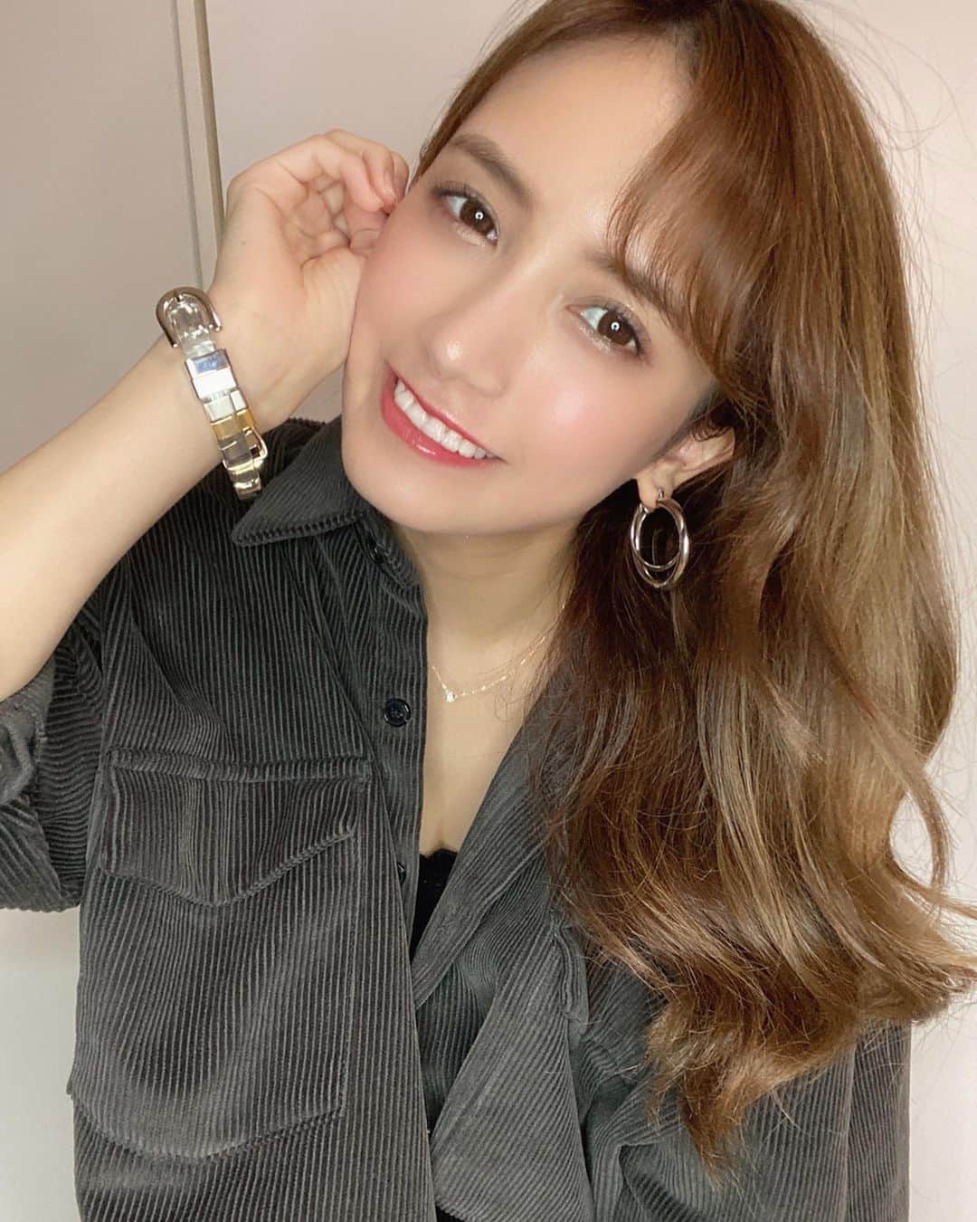 水野星奈さんのインスタグラム写真 - (水野星奈Instagram)「雨が、、梅雨がきたのかな☔️🌀 そして、久々の自撮りを撮ってみた😆🎶 前髪は未だに上手くセット出来ず大丈夫かな？😛 @shingohari さんに早く染めていただきたいな💫 ・ ・ #梅雨」5月19日 17時28分 - seeeiiina.m31