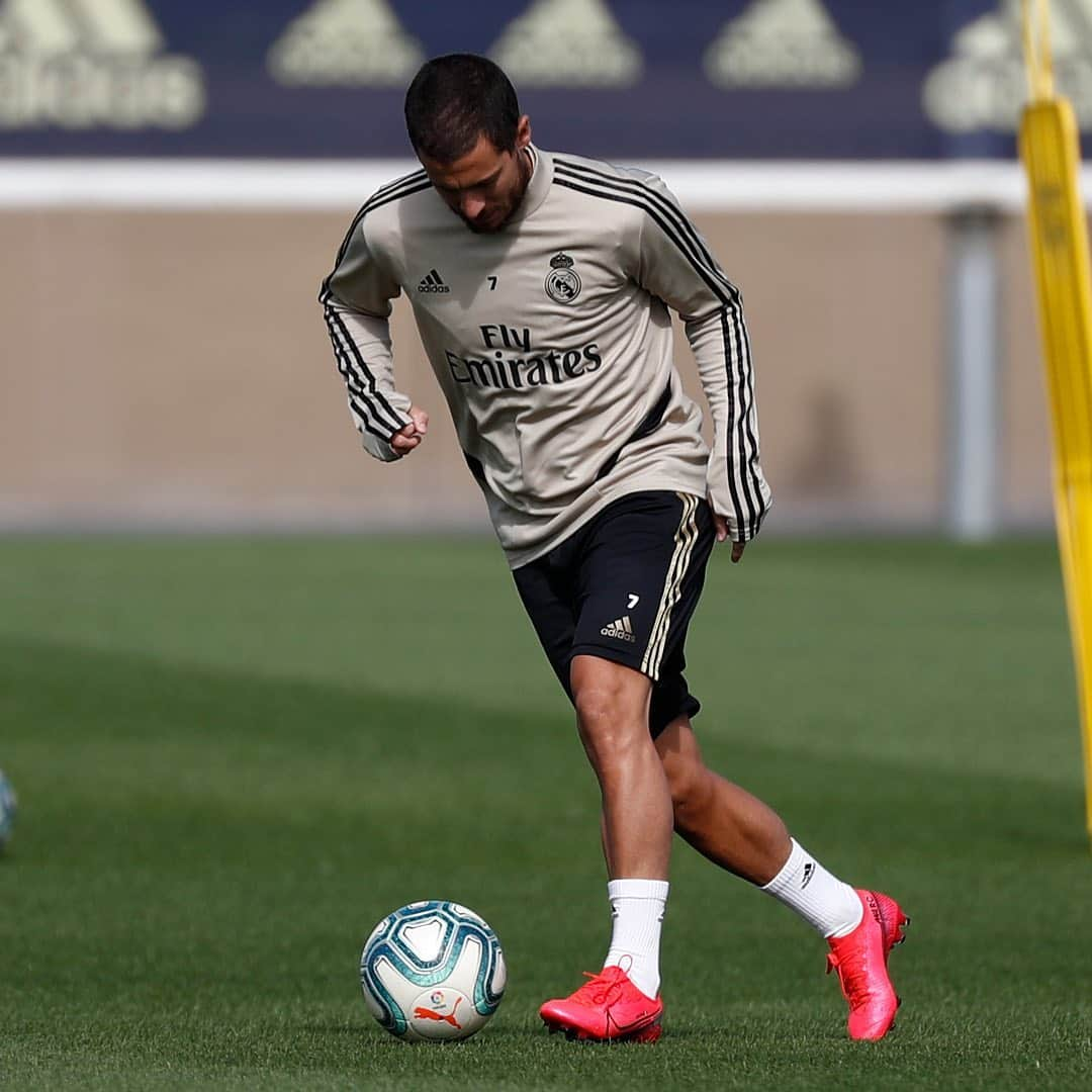 エデン・アザールさんのインスタグラム写真 - (エデン・アザールInstagram)「Training day @realmadrid #halamadrid」5月19日 17時37分 - hazardeden_10