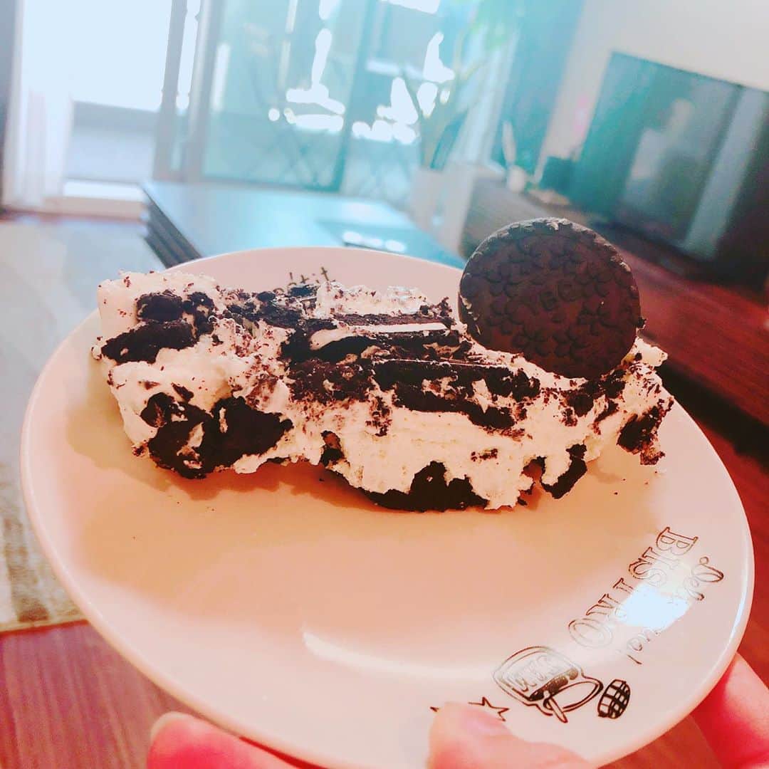 ひまひまチャンネルさんのインスタグラム写真 - (ひまひまチャンネルInstagram)「昨日作ったオレオチーズケーキ💓 すっごい美味しかった😋 次は何作ろうかな？🤔 #お菓子作り #オレオチーズケーキ #クッキング」5月19日 17時40分 - himahima_channel