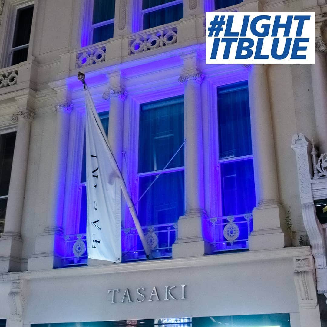 TASAKIさんのインスタグラム写真 - (TASAKIInstagram)「The LIGHT IT BLUE campaign promotes the illumination of major structures throughout Japan in blue to express the deep appreciation to all the healthcare professionals who have and are continuing to care for others during the COVID-19 pandemic.  TASAKI joins this campaign, illuminating the TASAKI Ginza Flagship Store and TASAKI London New Bond Street in blue every night for an extended period as an expression of our deep appreciation to all the brave medical professionals on the front line who work with the highest ethical standards, risking their own health to care for others during the COVID-19 pandemic. #makeitblue #lightitblue」5月19日 18時00分 - tasaki_intl