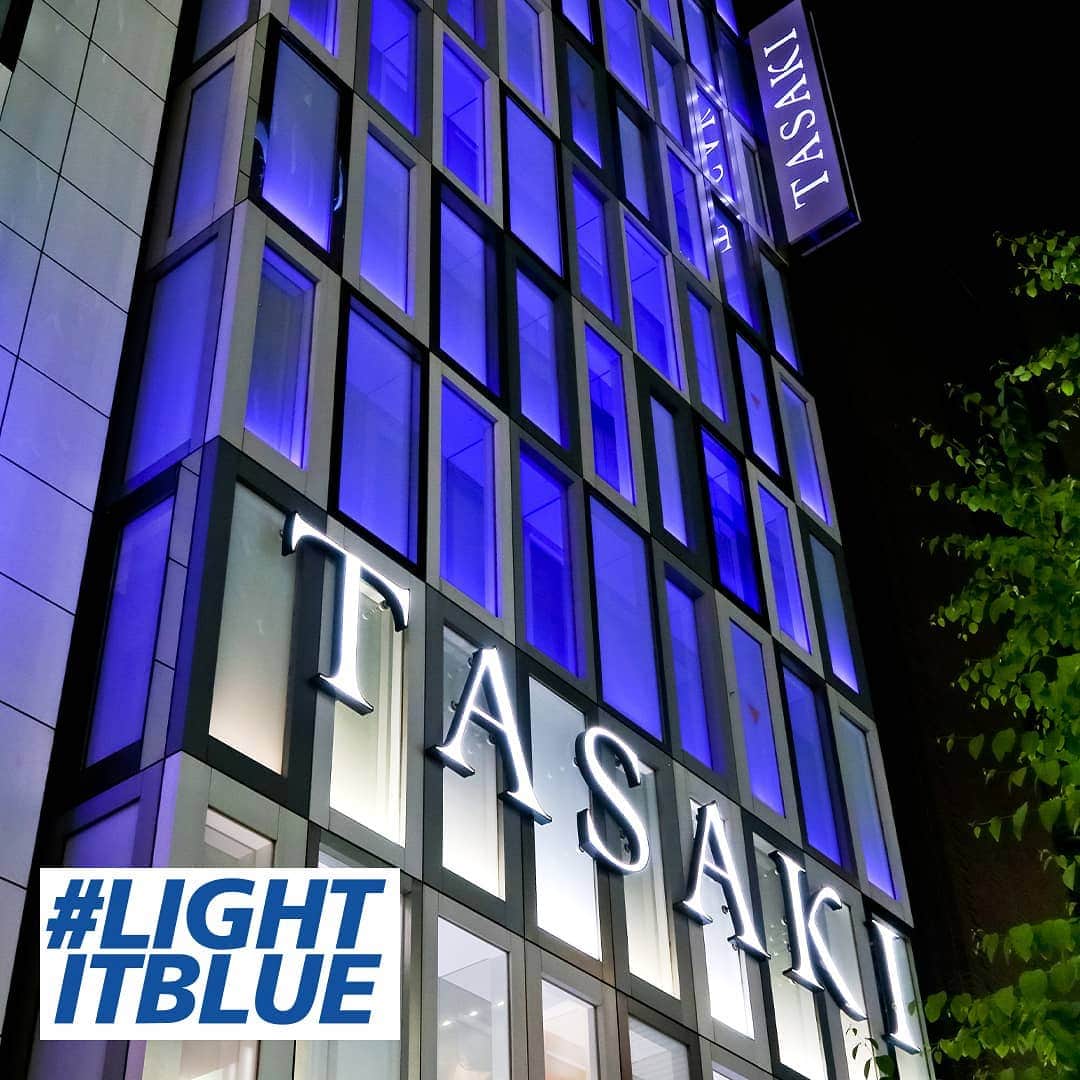 TASAKIさんのインスタグラム写真 - (TASAKIInstagram)「The LIGHT IT BLUE campaign promotes the illumination of major structures throughout Japan in blue to express the deep appreciation to all the healthcare professionals who have and are continuing to care for others during the COVID-19 pandemic.  TASAKI joins this campaign, illuminating the TASAKI Ginza Flagship Store and TASAKI London New Bond Street in blue every night for an extended period as an expression of our deep appreciation to all the brave medical professionals on the front line who work with the highest ethical standards, risking their own health to care for others during the COVID-19 pandemic. #makeitblue #lightitblue」5月19日 18時00分 - tasaki_intl