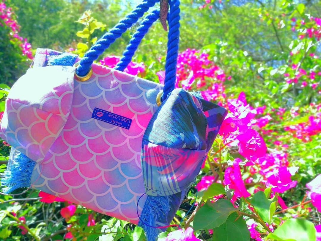 Moco Lima Hawaiiさんのインスタグラム写真 - (Moco Lima HawaiiInstagram)「New* Navy Tropical Tote Bag & 立体マスク2枚 セット  最高にステキな朝でした♡  #tropical#morning#tropicalvibes#garden#tropicalparadise#paradise#earth#nature#respectnature#greens#flowers#bougainvillea#pink#navy#mermaid#monstera#botanical#walking#around#sunshine#alohatime#mocolima#hawaii#designer#owner#founder#monday#モコリマハワイ#朝#ブーゲンビリア」5月19日 18時13分 - mocolimahawaii