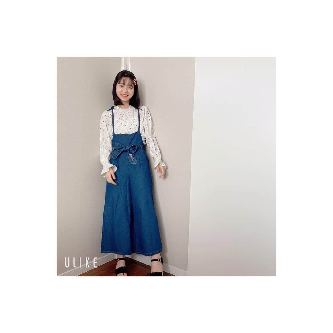 小林咲葵のインスタグラム：「🌻﻿ NEWブランド﻿ Lindihaのお洋服だよ~☺︎﻿ ﻿ このデニムのサロペは着回しやすいからお気に入り( ¨̮ )﻿ ﻿ 紐のリボンもガーリーでかわいいです！♡﻿ ﻿ #Lindiha#リンディア#newブランド#イオンで売ってるよ#イオン#おしゃれ#ブランド#ガーリー#小林咲葵#さきくろーぜっと」