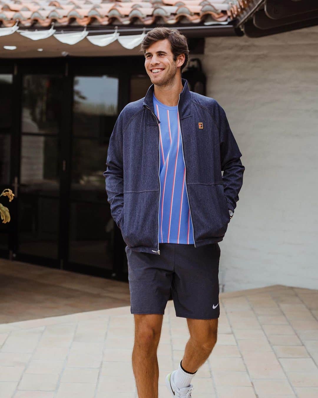 カレン・ハチャノフのインスタグラム：「New @nikecourt Summer Collection🎾☀️Can’t wait to get out on the court and play in it. What do you guys think about it?  @tenniswarehouse @nike  Новая летняя коллекция @nikecourt🎾☀️Жду не дождусь, когда смогу выйти на корт и сыграть в ней! Как вам?」
