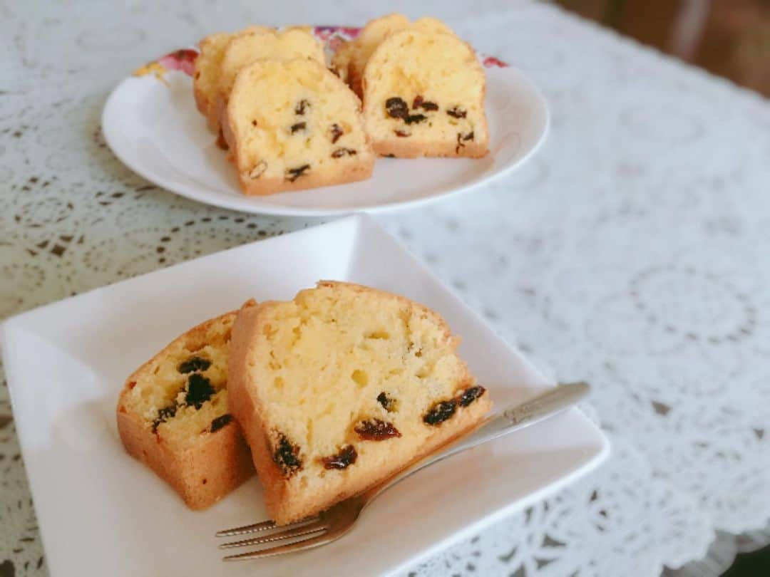 貝賀琴莉さんのインスタグラム写真 - (貝賀琴莉Instagram)「レーズンのパウンドケーキ作りました🧁 美味しくできたよ!  #homemade #poundcake #raisins  #てづくりおやつ #手作りお菓子 #パウンドケーキ #レーズン #おやつ」5月19日 18時36分 - 0112kako