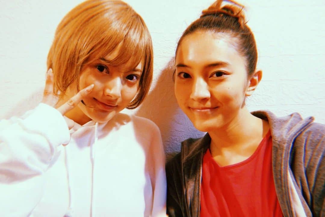 アユの秘密日記のインスタグラム：「写真見返してたら、いつか理沙と撮った写真が出てきた。  絶対負けない。」