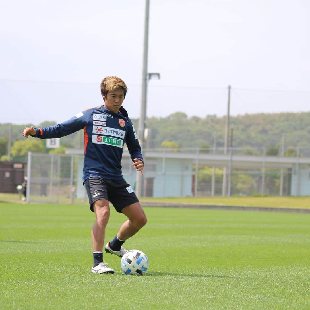 レノファ山口FCさんのインスタグラム写真 - (レノファ山口FCInstagram)「5月19日　トレーニング #renofa #レノファ山口 #川井歩 #吉濱遼平 #ヘニキ #村田和哉 #佐藤健太郎 #林瑞輝 #森晃太 #国本玲央 #サンドロ #高井和馬」5月19日 19時38分 - renofa_yamaguchi