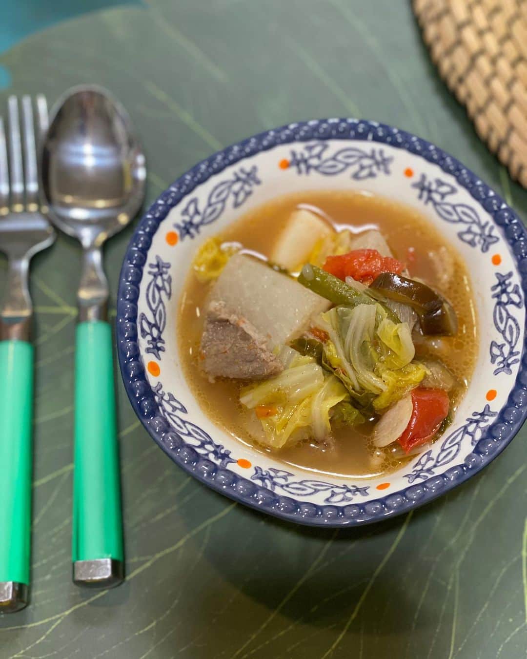 RIEHATAさんのインスタグラム写真 - (RIEHATAInstagram)「house wife. 🎶  #whocanmakeSINIGANG 🇵🇭 (フィリピンの家庭料理の激すっぱいスープ) (えっと一言で説明すると美味しすぎて結構引く)」5月19日 20時15分 - riehata