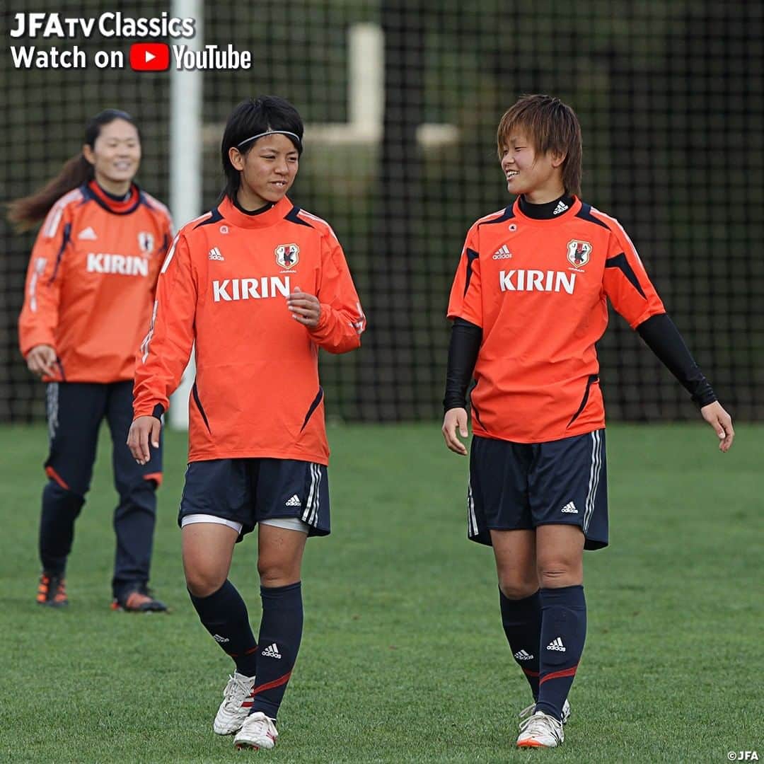 日本サッカー協会さんのインスタグラム写真 - (日本サッカー協会Instagram)「【明日19:00～ #JFATVClassics 追加配信第1弾❗】 ・ 写真はアメリカ戦前日練習の模様。アルガルベカップ2012 #なでしこジャパン vs アメリカ🇺🇸は明日【5.20（水）19時より】JFATV(YouTube)にて配信します📺⚡ ・ 2011年のFIFA女子ワールドカップ決勝以来の顔合わせとなったこの試合。4ヶ月後に#ロンドンオリンピック を控え、再スタートを切ったなでしこジャパンは決勝進出をかけてアメリカと対戦しました。 ・ #TimeToFly2023 #nadeshiko #stayhome #SportsAssistYou ------ FIFA女子ワールドカップ2023の開催国が、いよいよ6月25日(木)に決定😉 👇特設サイトはこちら https://japan2023bid.com/ ------」5月19日 20時30分 - japanfootballassociation
