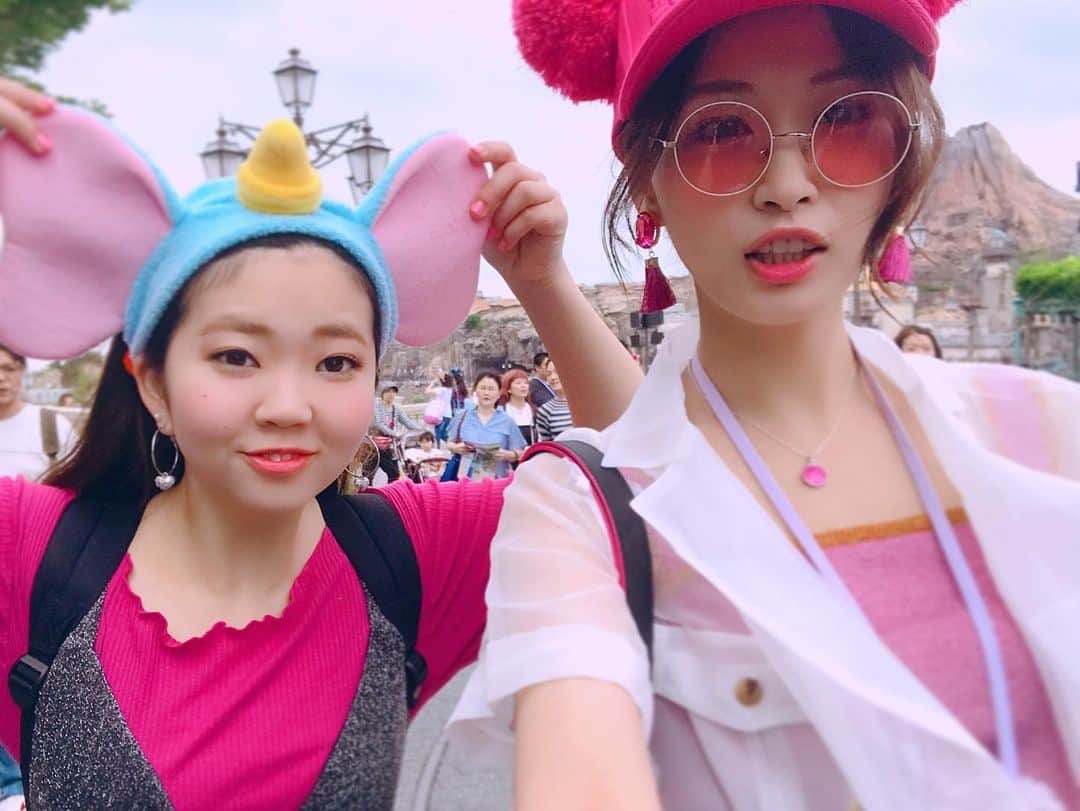 のインスタグラム：「💖 . 以前までお世話になってた撮影現場の踊れるカメラマンのミカちゃんに 今週23日(土)の夕方(15:30くらいから)、インスタコラボでリモートKPOPダンスレッスンしてもらうよ〜🕺🎶 . ガッツリ筋トレは苦手だけど体動かしたかったり、KPOP好きでダンス覚えたい方は遊びに来てね〜😘❤️ . あ、久しぶりに元気なミカちゃんの姿を見たいマガスタッフ&モデルの皆様もお待ちしてます✌️💕笑 . . #stayhome#うちで過ごそう#おうち時間#インスタライブ#コラボ配信#ダンスレッスン#ダンス教室#うちで踊ろう#kpop#kpopダンス#リモートダンスレッスン#dance#japanesegirl #일본여자」