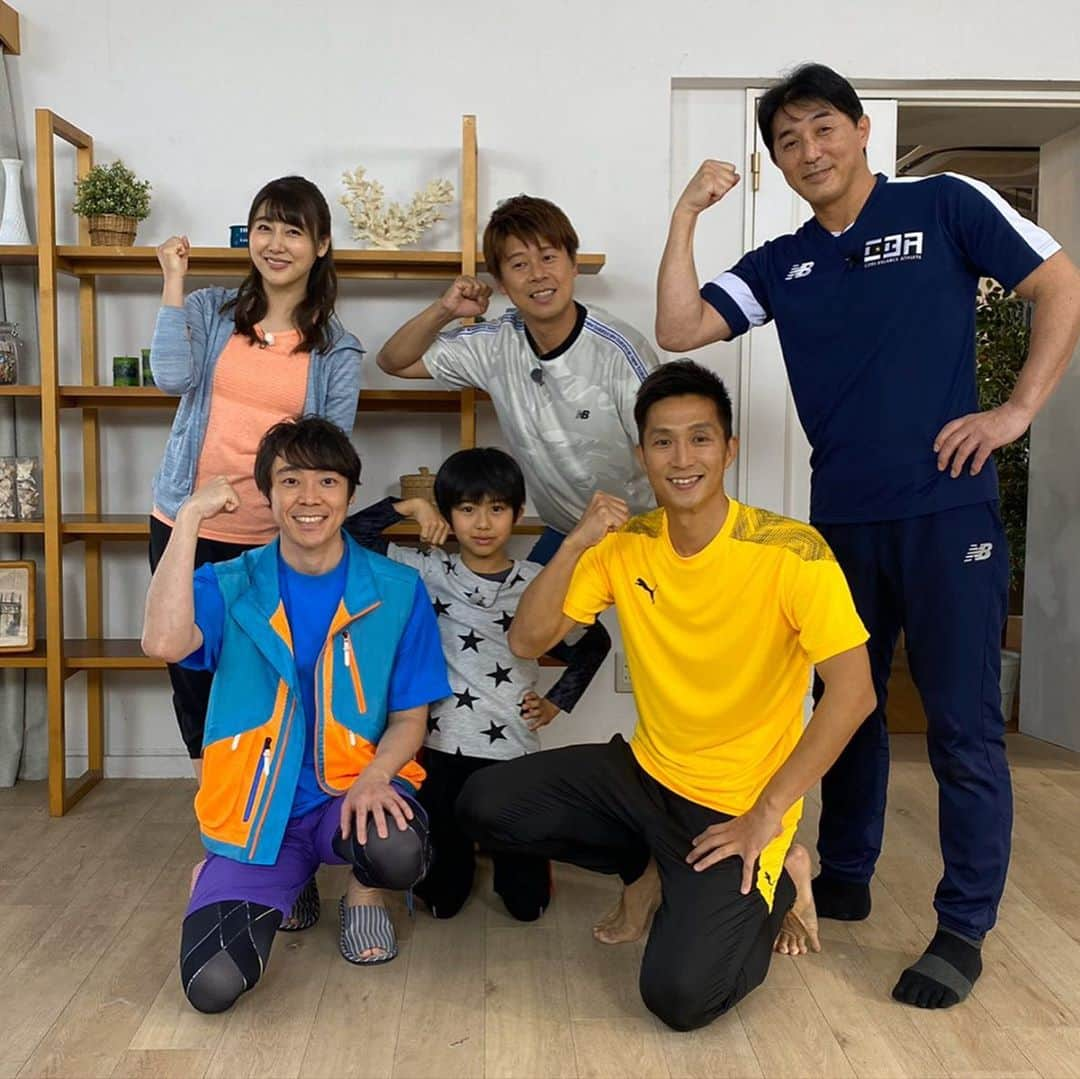 福西崇史さんのインスタグラム写真 - (福西崇史Instagram)「. NHKEテレの趣味どきっ！ 木場さんの「体幹バランス」 . お母さんといっしょで、14年間体操のお兄さんだった小林よしひささんと一緒にゲスト出演させていただきました✨ . 今日21:30〜です！ . みんなでブンバボーンやりましたよ〜🤣 . トレーニングもやってみてください💪 . #nhk #eテレ #趣味どきっ #みんなができる体幹バランス #おかあさんといっしょ #小林よしひさ #体操のお兄さん #ブンバボーン #福西崇史 #木場克己 #体幹バランス #安めぐみ #野性爆弾 #ロッシー #川口和空」5月19日 21時05分 - takashi_fukunishi