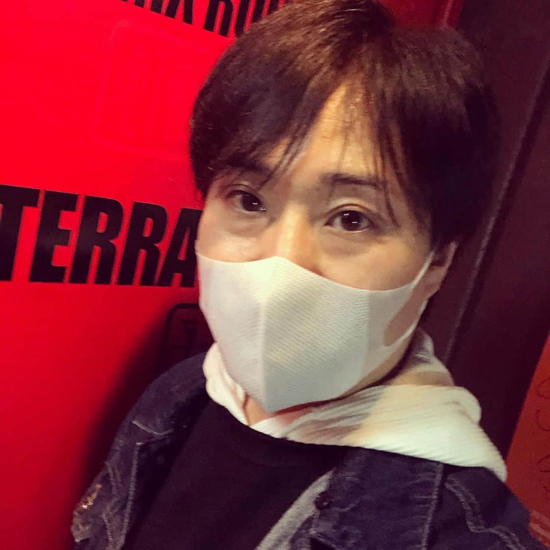 あつひろのインスタグラム：「久々の収録でした🎙 やっぱ声のお仕事好き♪ 詳細は後日お知らせします✨  #収録 #あつひろ #吉本興業 #声優 #ナレーター #声のお仕事」