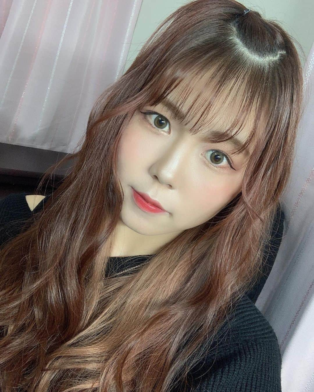 MANA（宮本茉奈）さんのインスタグラム写真 - (MANA（宮本茉奈）Instagram)「#韓国メイク してみた☺︎🇰🇷 . 裸眼すっぴんから完成まで やり方などはYouTubeにて\( ˆˆ )/ 「大阪☆春夏秋冬」で検索！ #しゅかしゅんのバラエTV . #春メイク #韓国メイク #チャイボーグ  #メイク比較 . #韓国コスメ #オルチャンメイク #オルチャンメイク動画 #オルチャンメイク風 #オルチャンメイクアップ #オルチャンヘア #韓国ヘア #チャイボーグメイク #プチプラコスメ #プチプラ #プチプラメイク #셀카 #셀피 #셀스타그램 #훈스타그램 #얼스타그램 #메이크　#메이크업　#몸스타그램 #머리스타그램」5月19日 21時46分 - ssfwmana