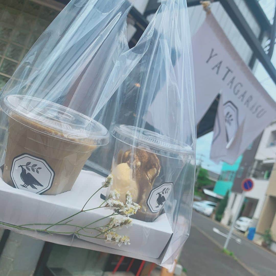 夏川愛実のインスタグラム：「念願のYATAGARASUさん﻿ ほうじ茶ラテとほうじ茶アフォガード﻿ 最高級においしすぎた😭🤤﻿ ﻿ めちゃくちゃ濃厚だった、、神、、﻿ 幸せ溢れたよ🍂﻿ ﻿ ﻿ #ほうじ茶ラテ#ほうじ茶アフォガード﻿ #YATAGARASU#ヤタガラス#お茶屋#ほうじ茶スイーツ﻿ #ほうじ茶#抹茶#アフォガード#名古屋カフェ#千種カフェ﻿ #今池カフェ#日本茶専門店#名古屋ほうじ茶﻿ ﻿」