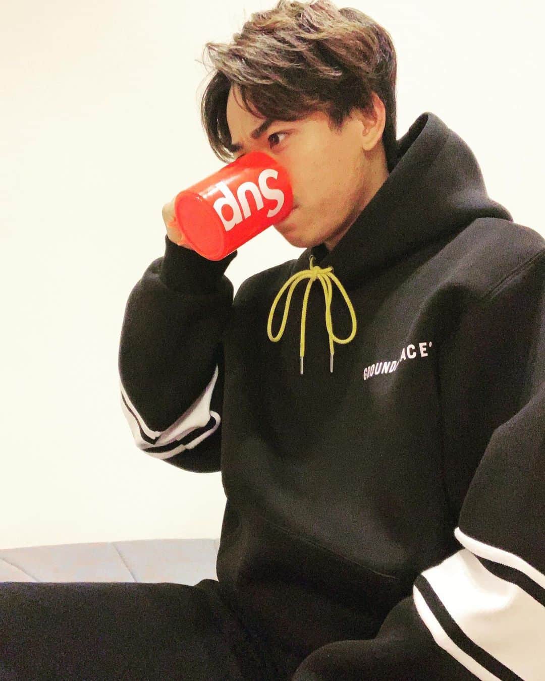 のインスタグラム：「まだ寒い日は寒い。 #おうち時間 #groundnace #グランダンエース #supremenewyork」