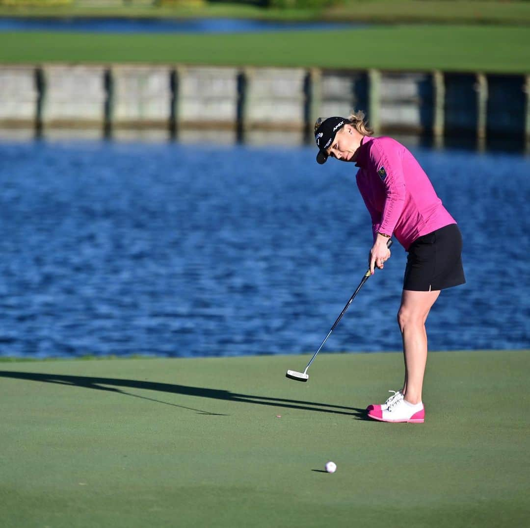 モーガン・プレッセルさんのインスタグラム写真 - (モーガン・プレッセルInstagram)「Who else is excited that golf courses are reopening around the country?! 🙋🏼‍♀️🙋🏼‍♀️🙋🏼‍♀️ Great to be able to get back out on my #HomeCourse and get some work done! Drive for show, putt for dough, right?? @odysseygolf」5月19日 22時06分 - mpressel