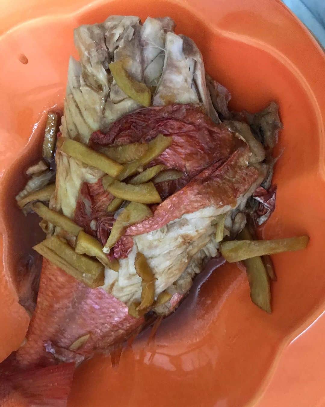 石川修司のインスタグラム：「金目鯛の煮つけ。魚をちゃんと調理したのはいつ以来か。うまし！ #ありがとうございます #巨人のグルメ」