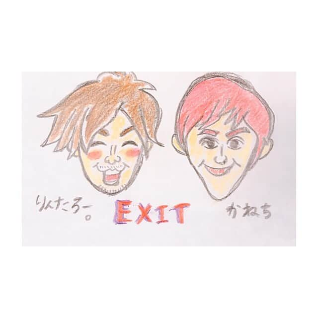 川口智美のインスタグラム：「#おうち時間 で なかなか楽しんでいる #お絵描き と #習字 もどき。  #EXIT #りんたろー #かねち #四千頭身 #お笑い #芸人 #ミニー #ドナルド #ジャスミン #line #CHOCOちゃん #ジャビット #野球 #巨人 #お絵描き #おえかき #painting #shuji #stayathome #hobby」