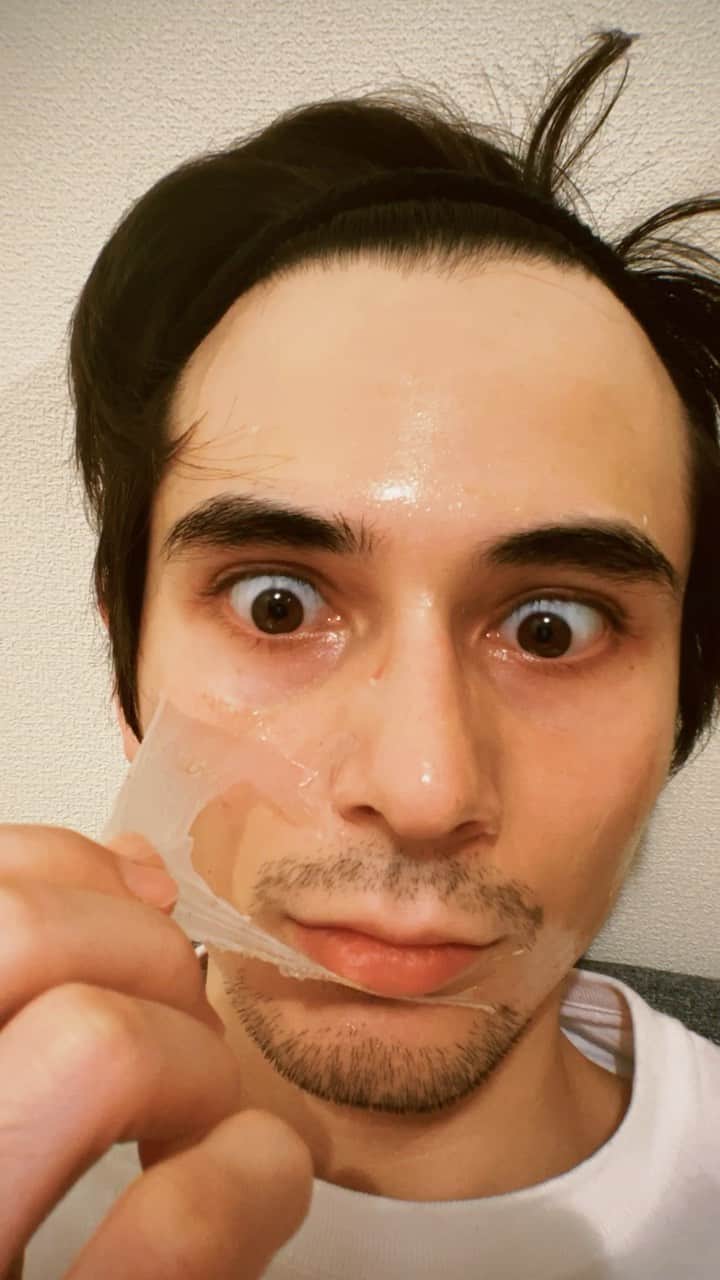 のインスタグラム：「お久しぶりです。 最近私用で忙しくしてたんですけどね、時間ができたのでインスタの広告で見つけたパックを使ってみたんですけどこれがまぁお見せできないくらい毛穴汚れ取れて良かったよってはなしです。」