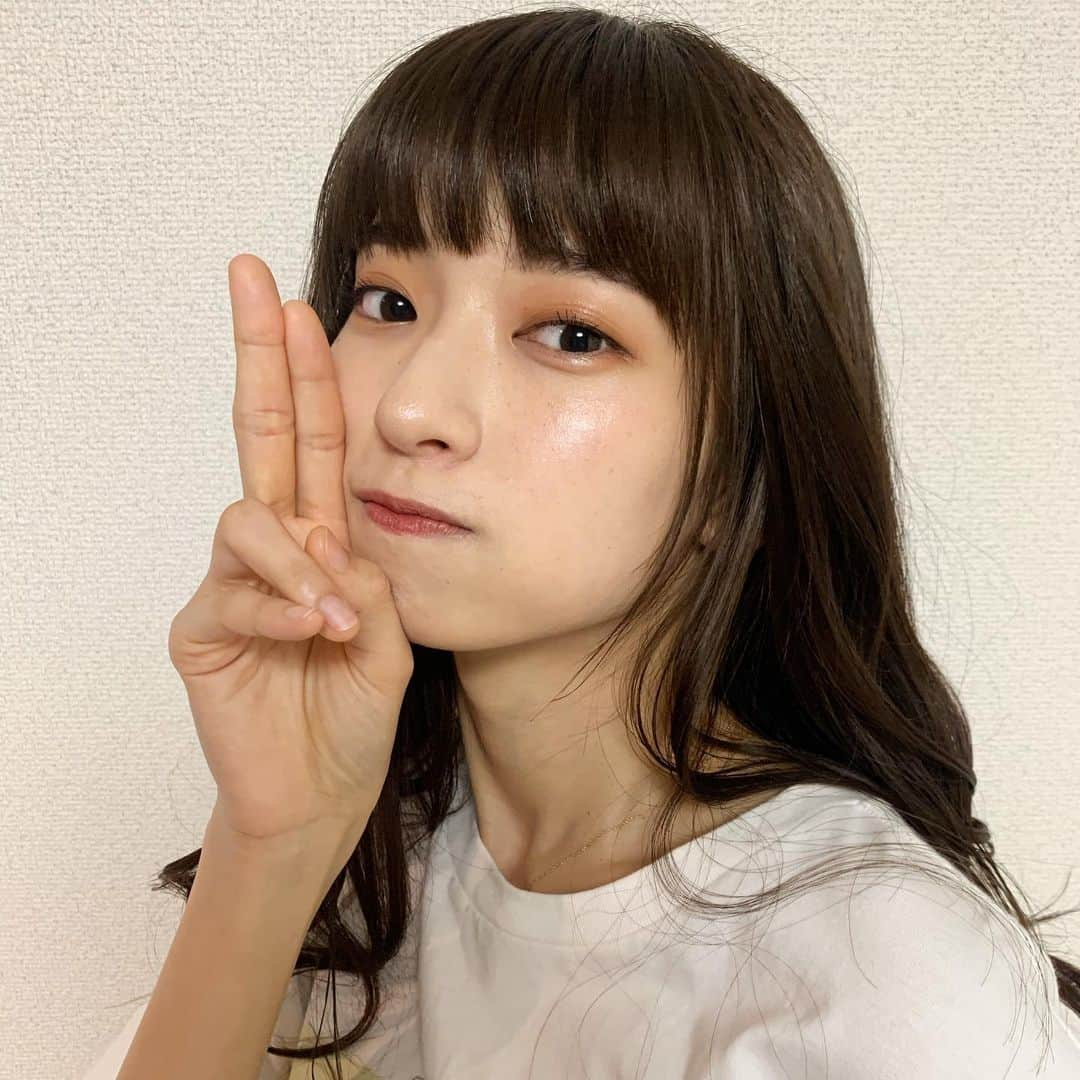 駒形咲希さんのインスタグラム写真 - (駒形咲希Instagram)「❤︎‪︎ 暇だったので前髪ちょっと切ってメイクして写真沢山取りました📸 やっぱりメイクするの楽しかった😊 . . .  #そばかす #めちゃあります #モデル #黒髪 #前髪 #前髪カット #メイク #赤リップ #ディスカバリーネクスト #model #girl #me #tokyo #japan #photo #camera #pic #picture #holiday #vacation #travel #trip #instago #make #hair」5月19日 22時24分 - kmgt_saki