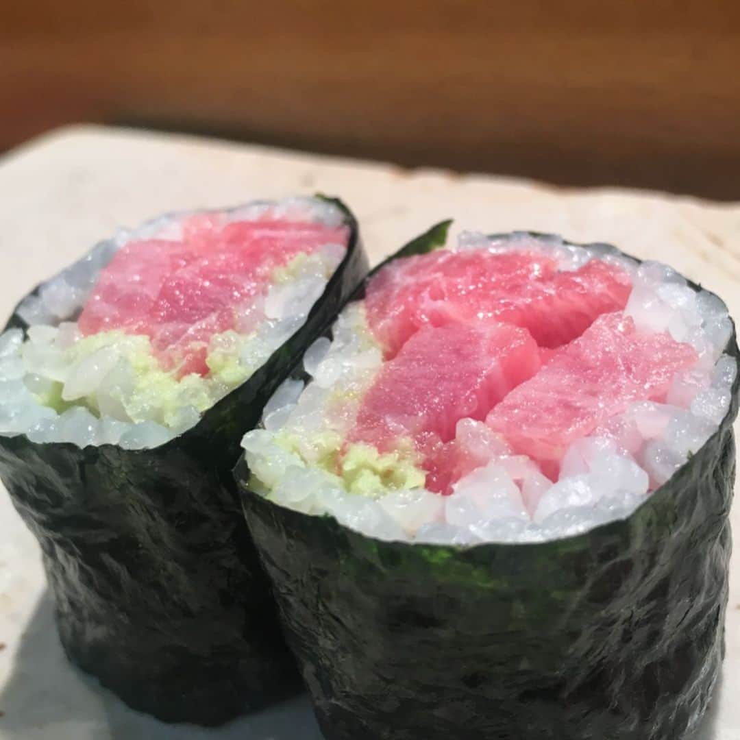 のインスタグラム：「おはようございました⭐️ ここ１年で食べた美味しいの載せてみるわ🤪🤪 お腹すいちゃった😖😖こんな時間に🌚 #とろてっか #アップルパイ #たこ #タコです」