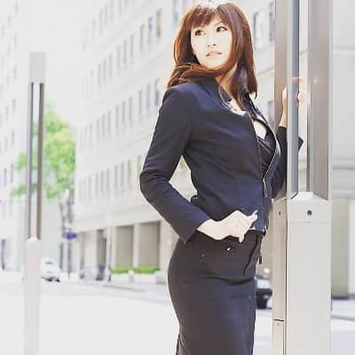 岡田智子のインスタグラム：「来月から、企業受付（都内）のバイトをしたい女性を若干名募集します🙂週1〜5、勤務時間3〜8時間選べて融通が効きます。年齢不問。ご本人、周りにやりたい方がいる、等興味ある方はDMくださいな♪詳細、条件等聞くだけでも、興味ある方はお知らせしますね！」