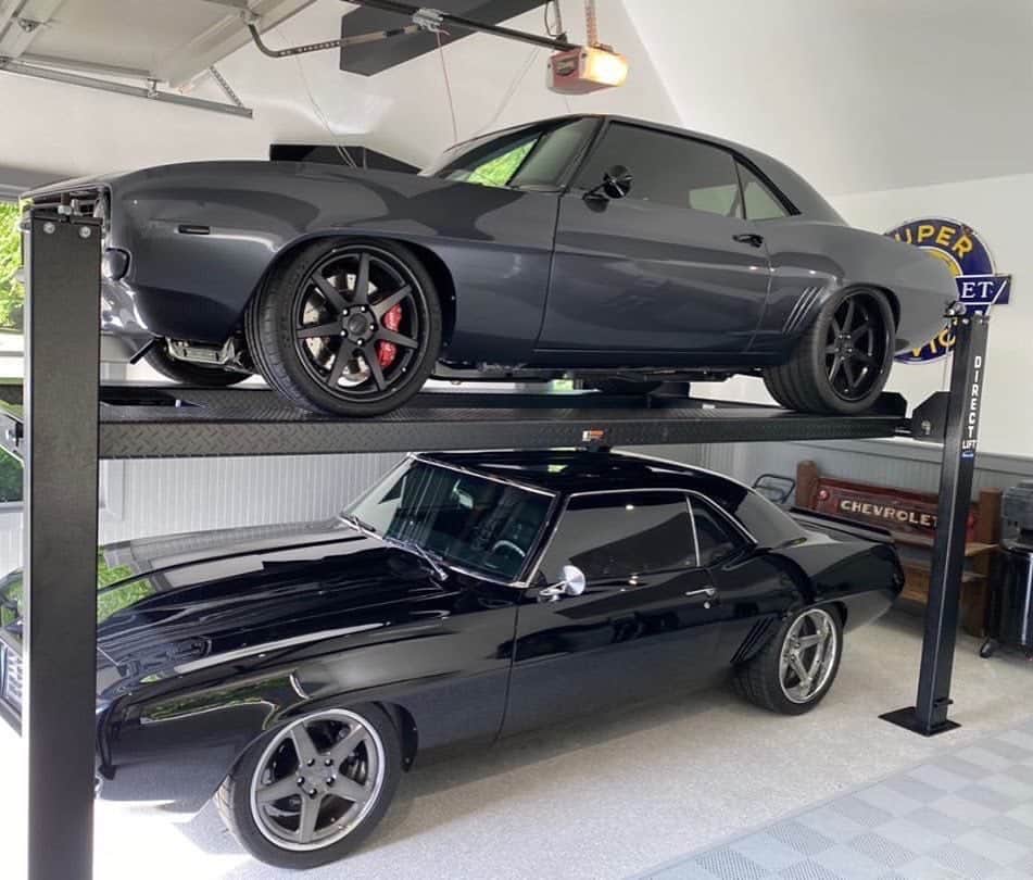 Classics Dailyさんのインスタグラム写真 - (Classics DailyInstagram)「TOP/BOTTOM @hwhite_001 is meeting them Garage Goals. Which ‘69 would you prefer ?  Ask a quick question on either Camaro. _ Check out @hwhite_001 for more bangers.  _  #classiccar #musclecar #hotrod #ls7 #restomod #classicsdaily #streetrod #protouring #streetcar #customcar #camaro #69camaro #chevycamaro #prostreet  #hotrods #classiccars #customcars #musclecars #americanmusclecars」5月19日 22時45分 - classicsdaily
